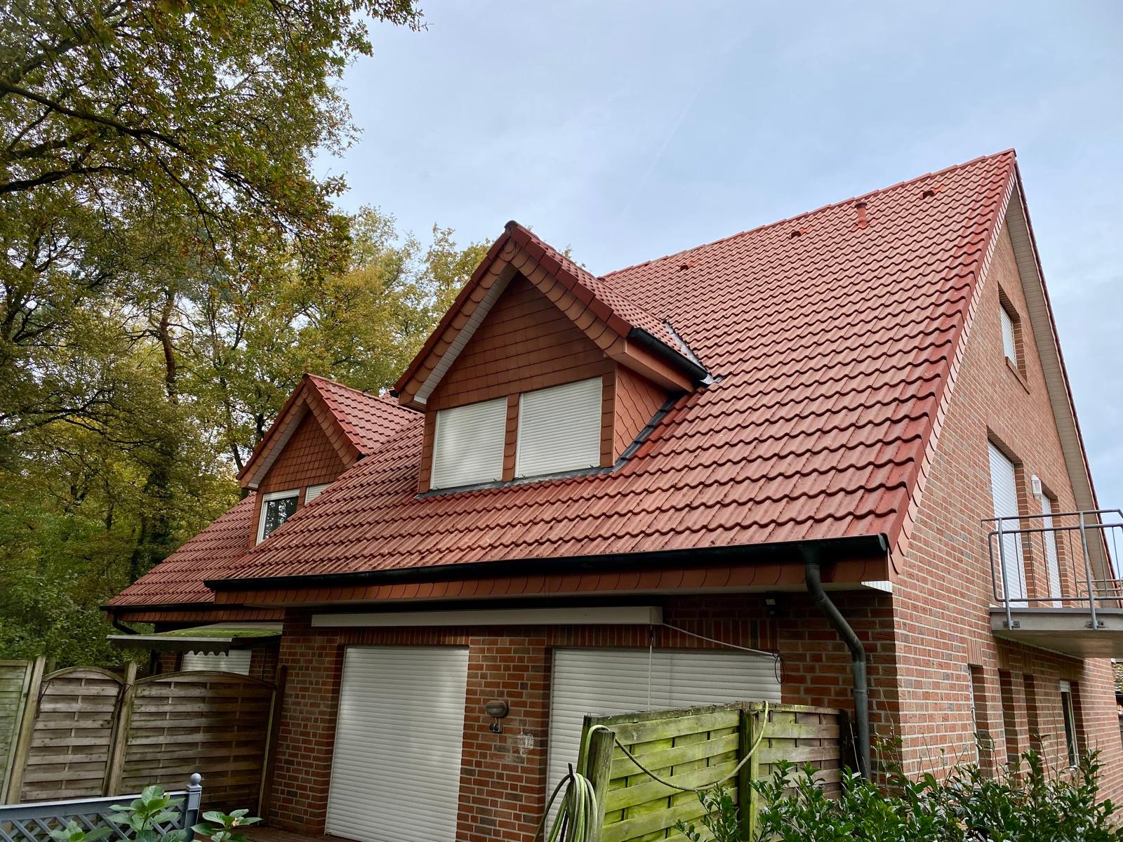 Dachreinigung Messingen Nachher: Das saubere Dach in Messingen gl&auml;nzt wieder wie am ersten Tag.